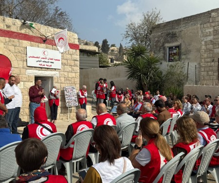 للاطلاع على الأوضاع الإنسانية: وفود دولية من الحركة الدولية للصليب الأحمر والهلال الأحمر تزور محافظة نابلس وقرية برقة